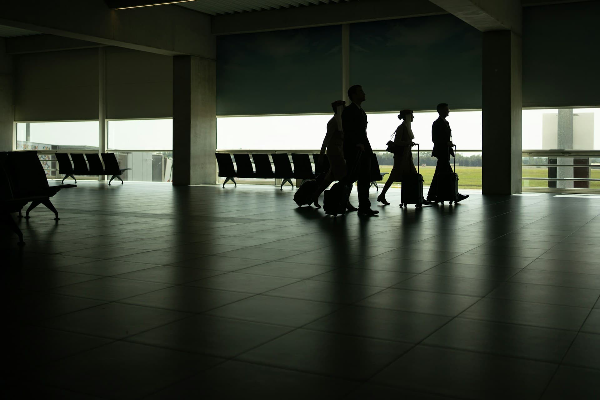 Flight Delays, Diversions & Cancellations: How Professional Chauffeur Teams Re-Sequence Pickups