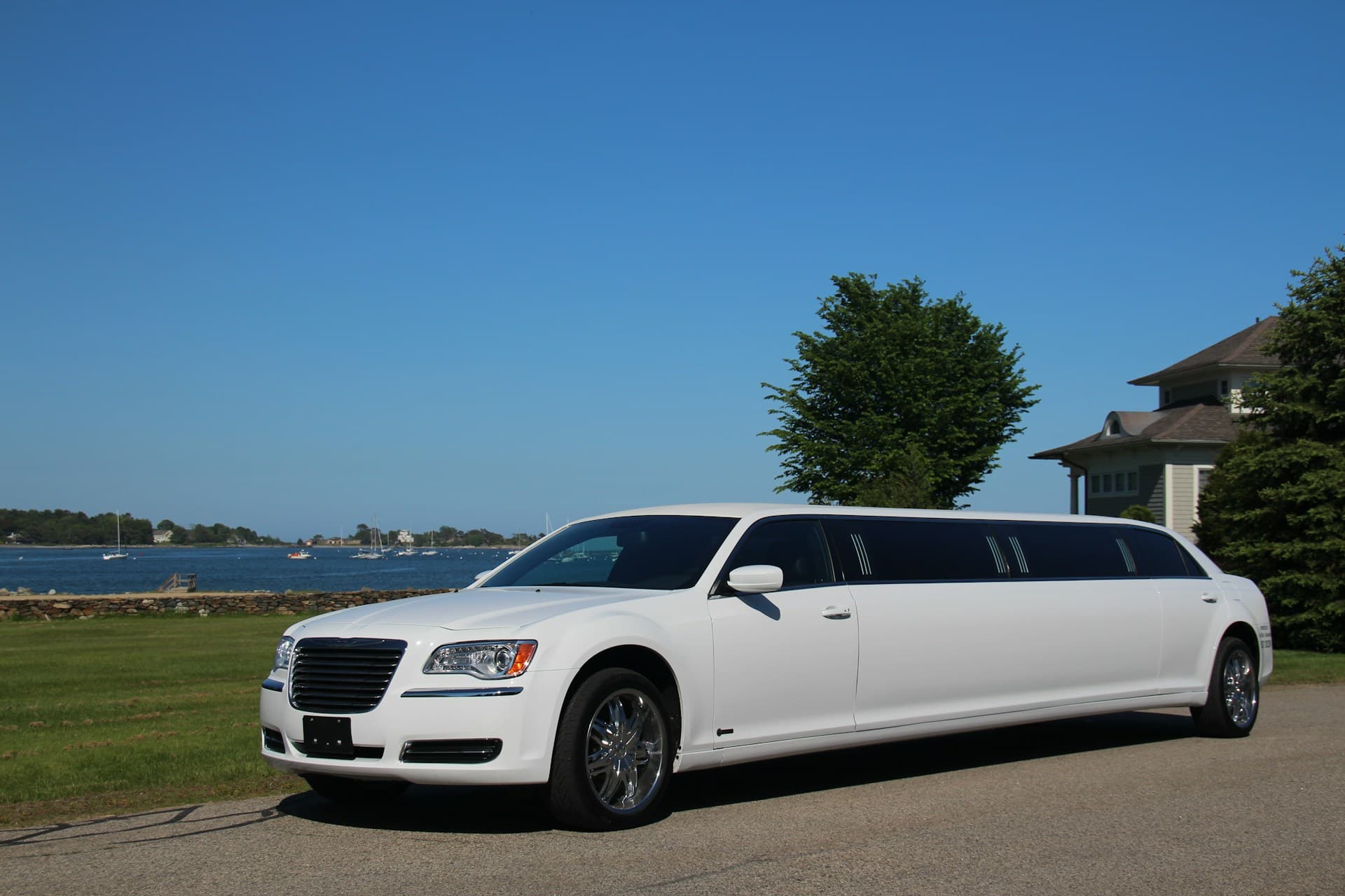 Luxury Wedding Transportation in Toronto, Calgary & the Rockies: Timelines & Fleet Guide